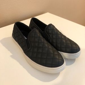 Women's Ecentrcq Sneaker size 8